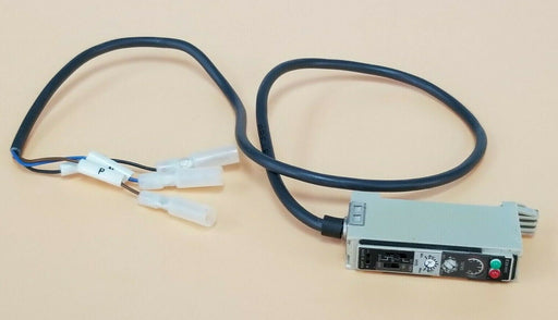 OMRON E3X-H11 PHOTOELECTRIC SENSOR 10-30VDC, E3XH11 *MISSING COVER* (20'' LEAD)