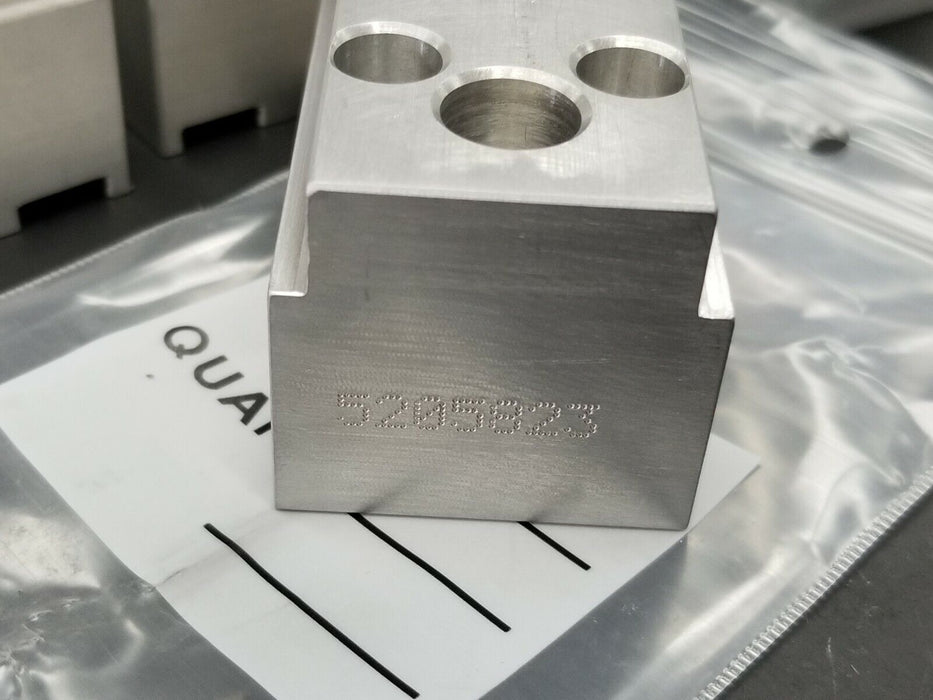 LOT OF 6 NEW REIS GmbH 5205823 GRIPPER JAWS F. RUBBER 40X40X73 SKR 17217-120D