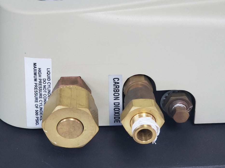 VICTOR MEDICAL PRODUCTS VM1100 NITROGEN OXIDE / CARBON DIOXIDE GAS MANIFOLD