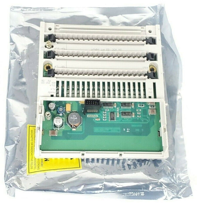 SCHNEIDER MODICON TSX MOMENTUM 170ADI35000 I/O BASE 24VDC-32PT IN PV: 06, RL: 17