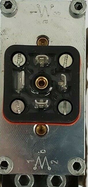 NEW ENERPAC VP22 SOLENOID VALVE 110 VAC, 5000 PSI (350 BAR) VP 22 3200
