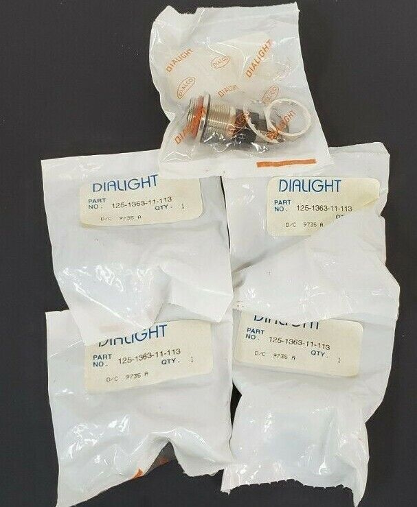 LOT OF 5 NEW DIALIGHT 125-1363-11-113 LAMP BASES D/C 9735 A 125136311113