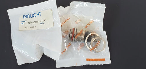 LOT OF 5 NEW DIALIGHT 125-1363-11-113 LAMP BASES D/C 9735 A 125136311113