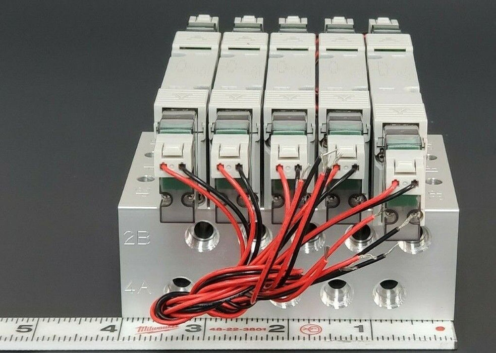NIB CKD M4GE280R-06-E2-5-3 DISCRETE VALVE MANIFOLD ASSEMBLY M4GB120RC6E2HZ1D
