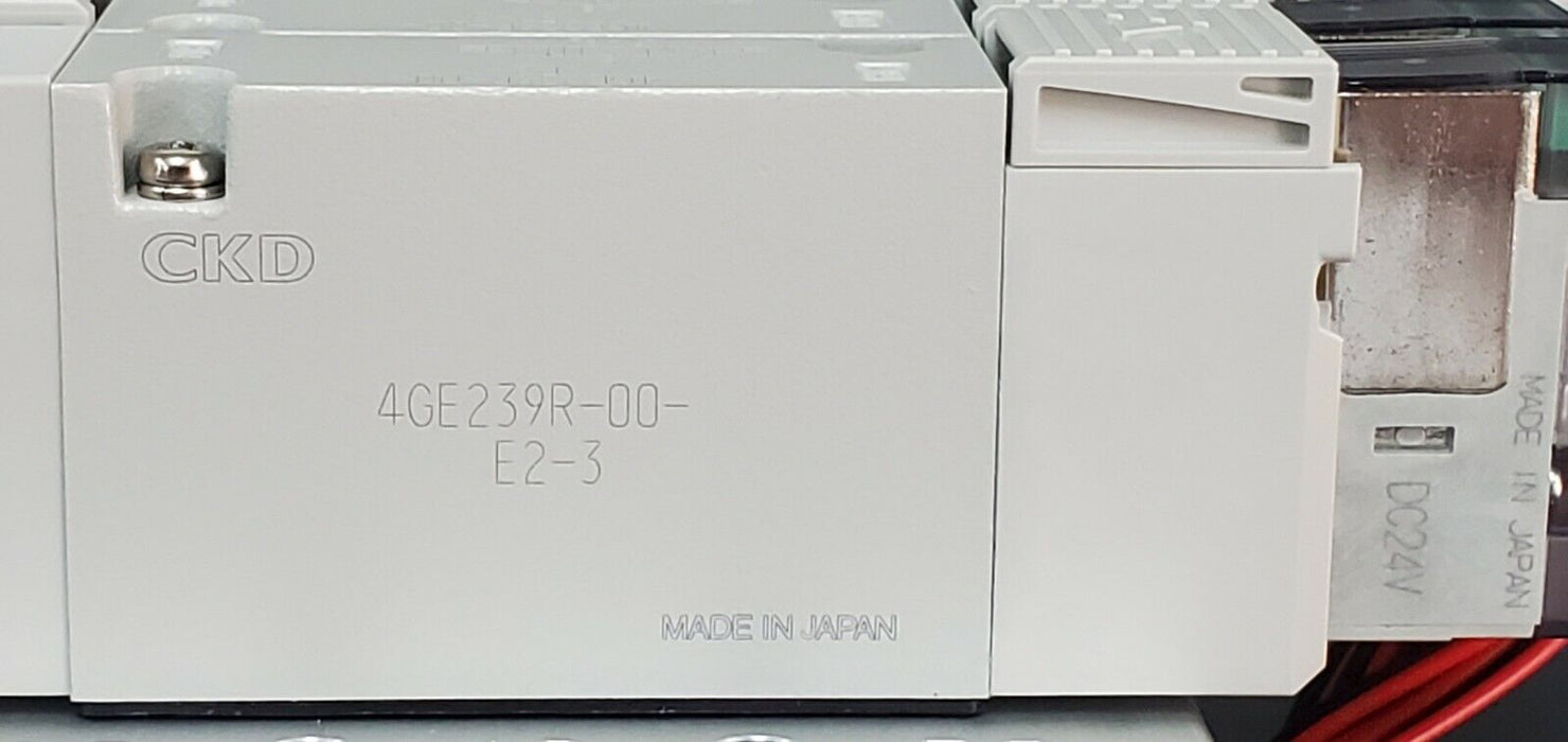 NIB CKD M4GE280R-06-E2-5-3 DISCRETE VALVE MANIFOLD ASSEMBLY M4GB120RC6E2HZ1D