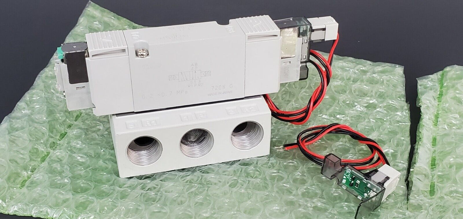 NIB CKD 4GE320R-10-E2-3 VALVE ASSEMBLY 4GE320R10E23, DC24V