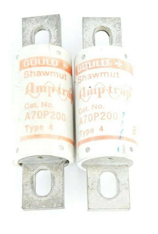 LOT OF 2 GOULD SHAWMUT A70P200 AMP-TRAP FUSES TYPE: 4