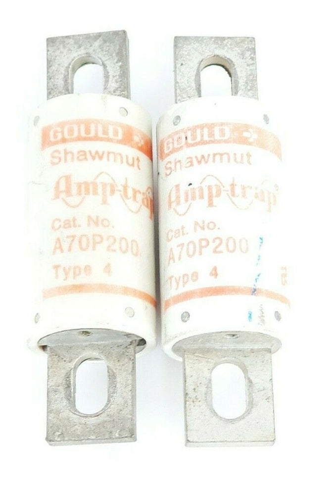 LOT OF 2 GOULD SHAWMUT A70P200 AMP-TRAP FUSES TYPE: 4