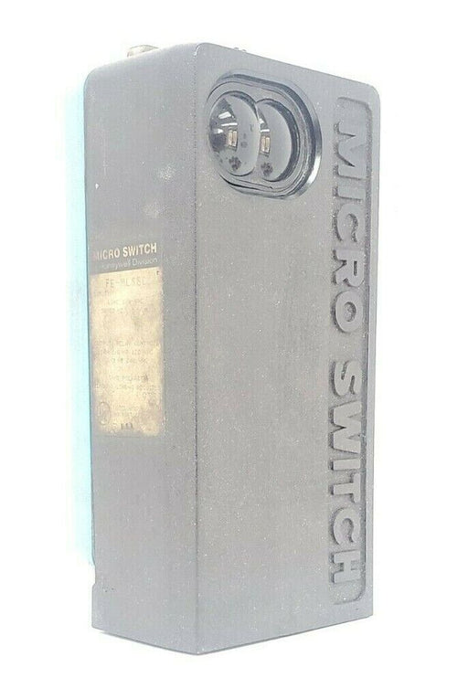HONEYWELL FE-MLS8C PHOTOELECTRIC CONTROL 40 FOOT RANGE 115 VAC INPUT