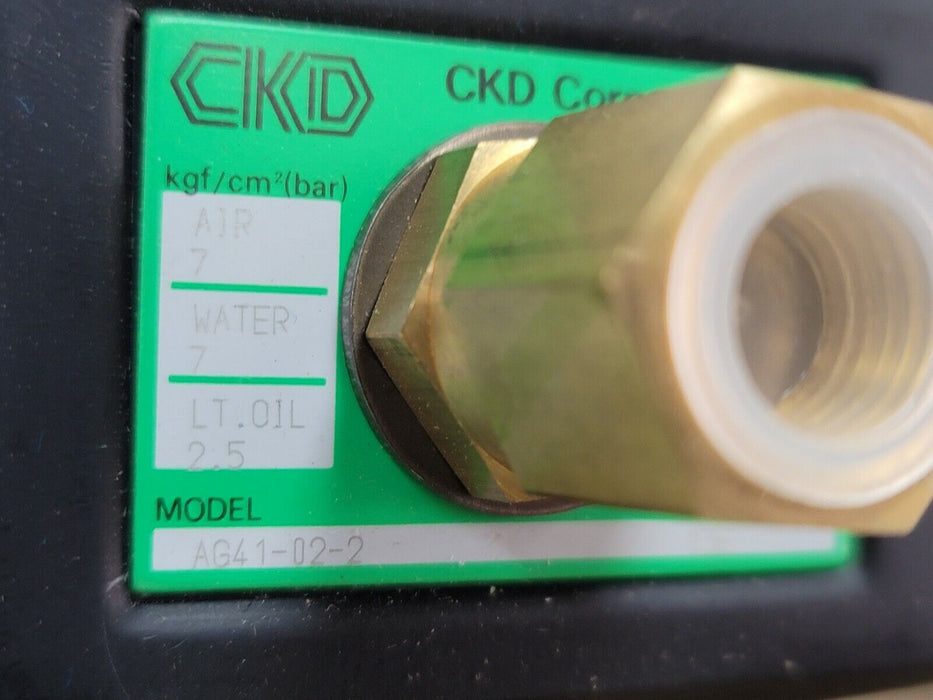 NIB CKD AG41-02-2-03E SOLENOID VALVE AC200V AG4102203E