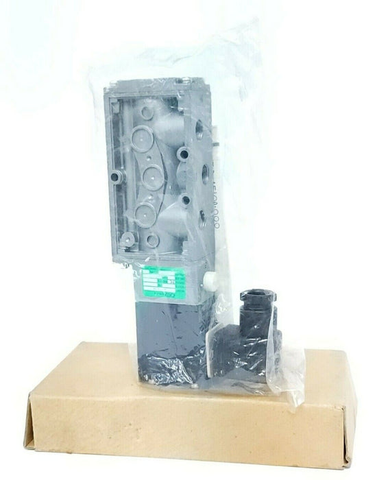 NIB CKD 4F310-08 SOLENOID VALVE 4F31008 AC200 PIPE: PS 1/4
