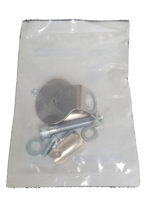 LOT OF 3 NEW BANNER SMB50RFA MOUNTING BRACKETS 75886