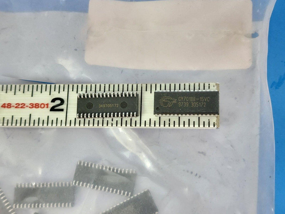 LOT OF 19 NEW CYPRESS SEMI CY7C18815VC STANDARD SRAM CHIPS