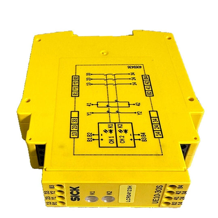 SICK UE10-3OS2D0 / UE103OS2D0 SAFETY RELAY 6024917 24VDC 2.4W UE10-3OS