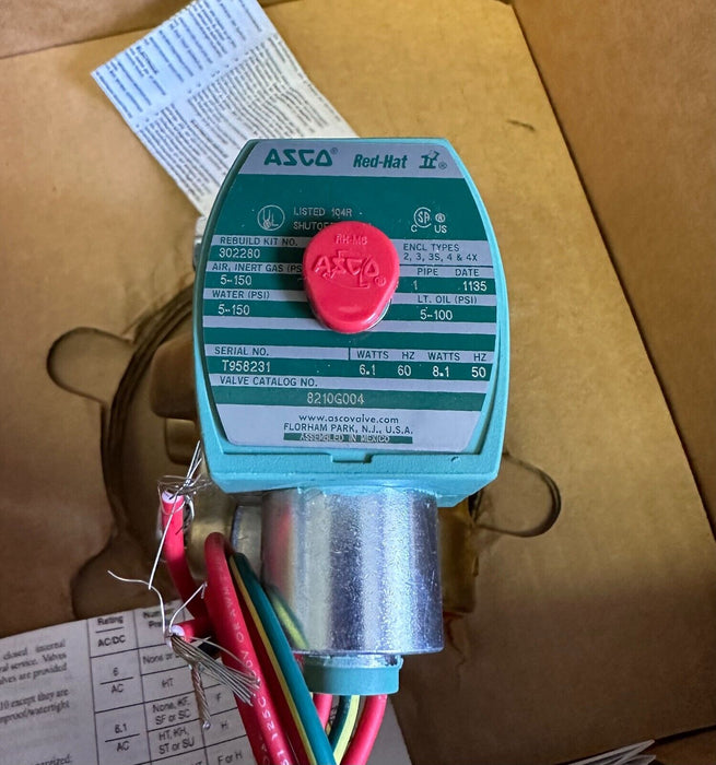 NEW ASCO 8210G004 RedHat II SOLENOID VALVE 120/60 110/50 20077 T 958231 2W NC