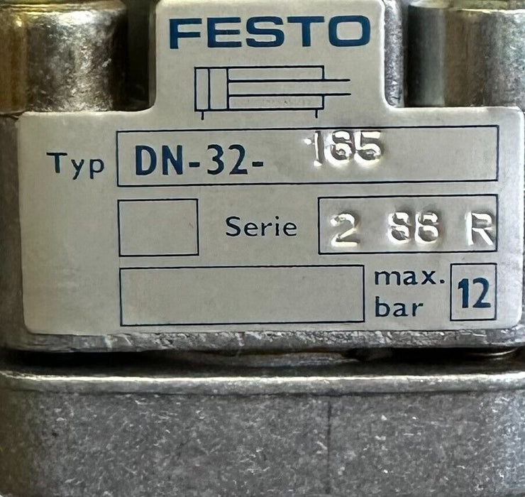 NEW FESTO DN-32-185 / DN32185 PNEUMATIC CYLINDER 2 88 R 12BAR