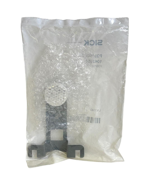 NEW SICK P35P02P01 REFLECTOR W/ MOUNTING BRACKET P35P02 W/ MB-FSS-1 1042604