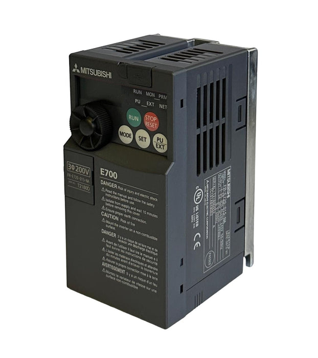 NEW MITSUBISHI FR-E720-015-NA / FRE720015NA E700 COMPACT INVERTER 3-PHASE 240V
