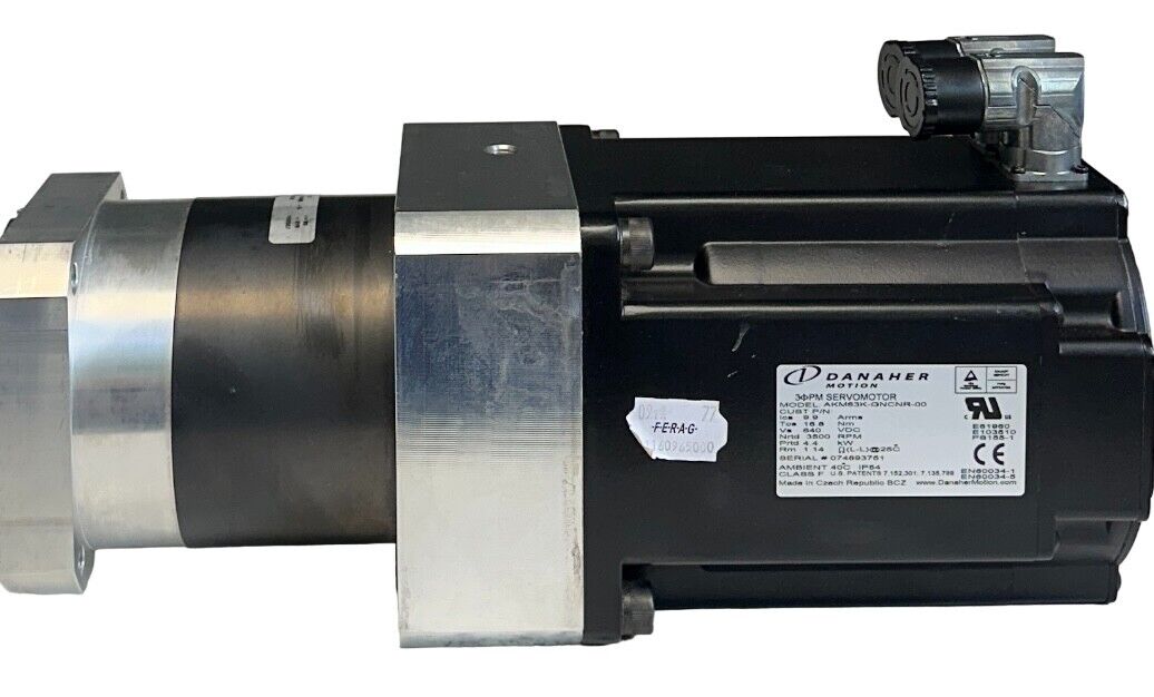 NEW DANAHER AKM63K-GNCNR-00 SERVO MOTOR 4.4kW 16.8Nm W/ PLE 120/115 GEARBOX NSNP