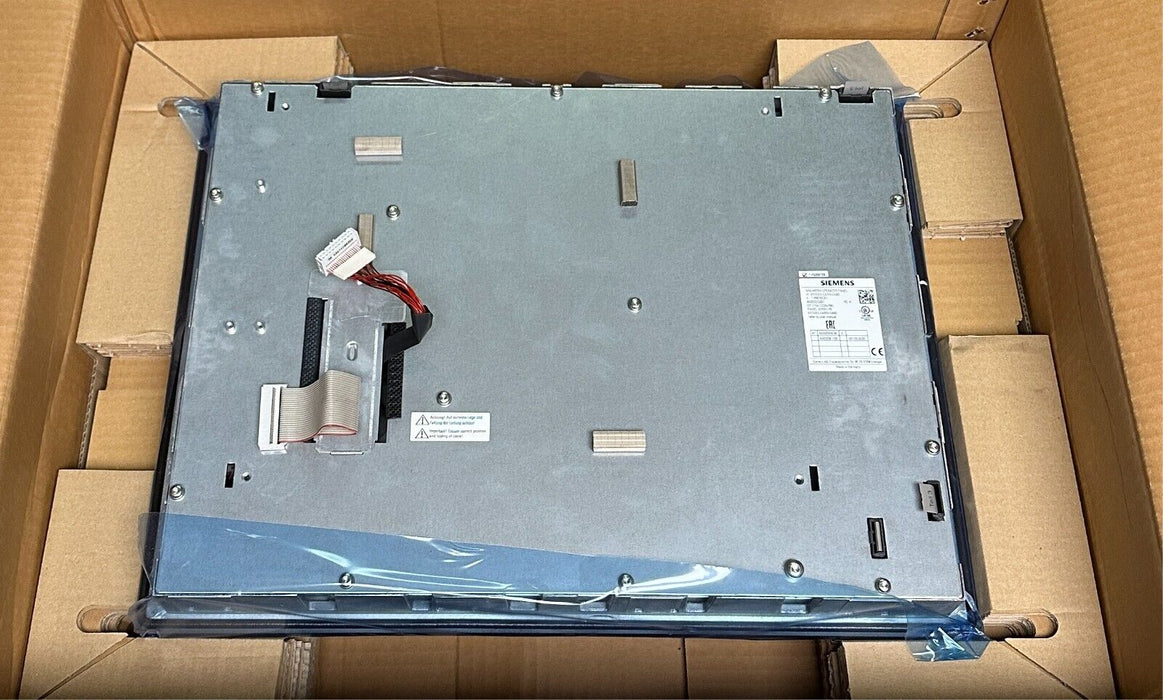 SIEMENS 6FC5203-0AF05-0AB0 SINUMERIK OPERATOR PANEL OP 015A SERIES P9 15'' NSMP