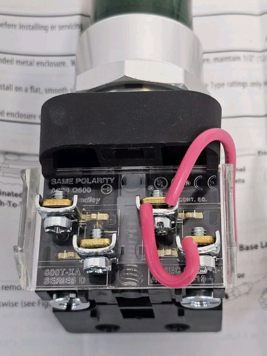 NIB ALLEN BRADLEY 800T-QTH2G /U 30mm PILOT LIGHT PUSH BUTTON GREEN 12-130VAC/DC
