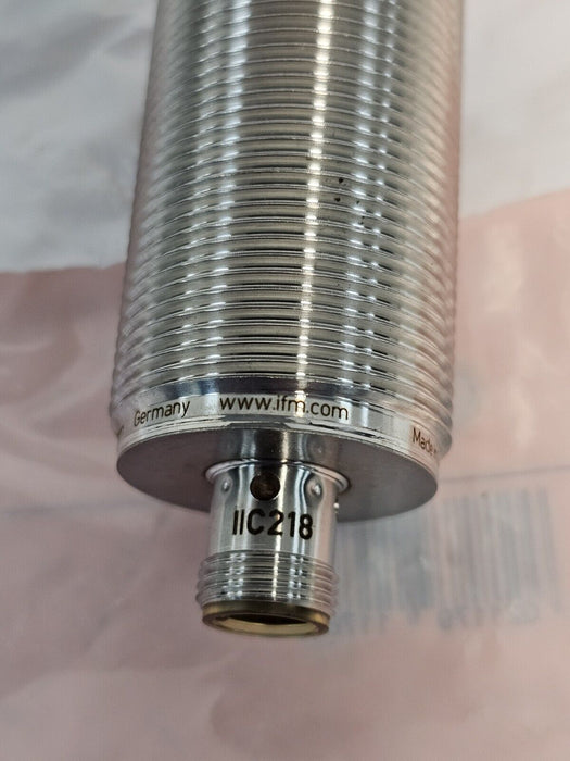 NEW IFM IIK3010-BPKG/K1/V4A/US-104 INDUCTIVE SENSOR IIC218