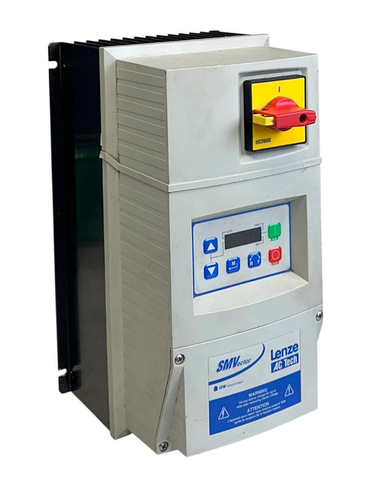 LENZE AC TECH ESV152N04TMC / 13374838 SMVector DRIVE 1.5kW/2HP 3PH 400-480V USNP