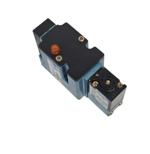MAC 6213C-000-PM-112DA SOLENOID VALVE 4-WAY W/ PME-112DAAG PILOT VALVE