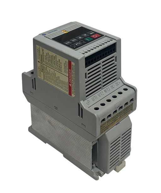 ALLEN BRADLEY 160-BA03NSF1P1 /C VARIABLE SPEED DRIVE SSC SERIES .75kW/1HP USNP