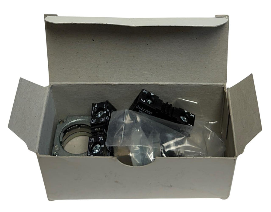 4 SIEMENS 3SB3 647-0AA41 / 3SB3 647-0AA71 ILLUMINATED PUSHBUTTONS 24V GREEN NSMP