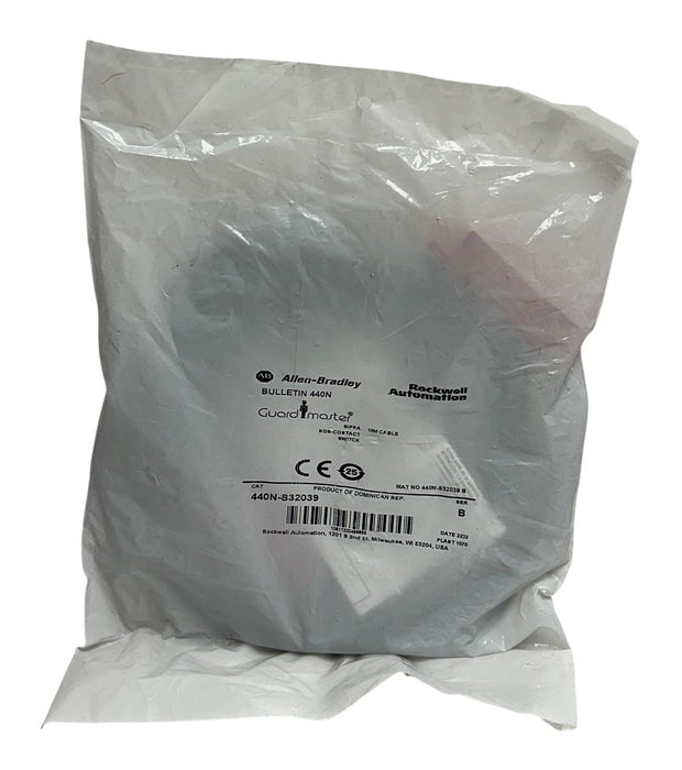 ALLEN BRADLEY 440N-S32039 /B Guardmaster SIPHA NON-CONTACT SWITCH 10M CABLE NSFS