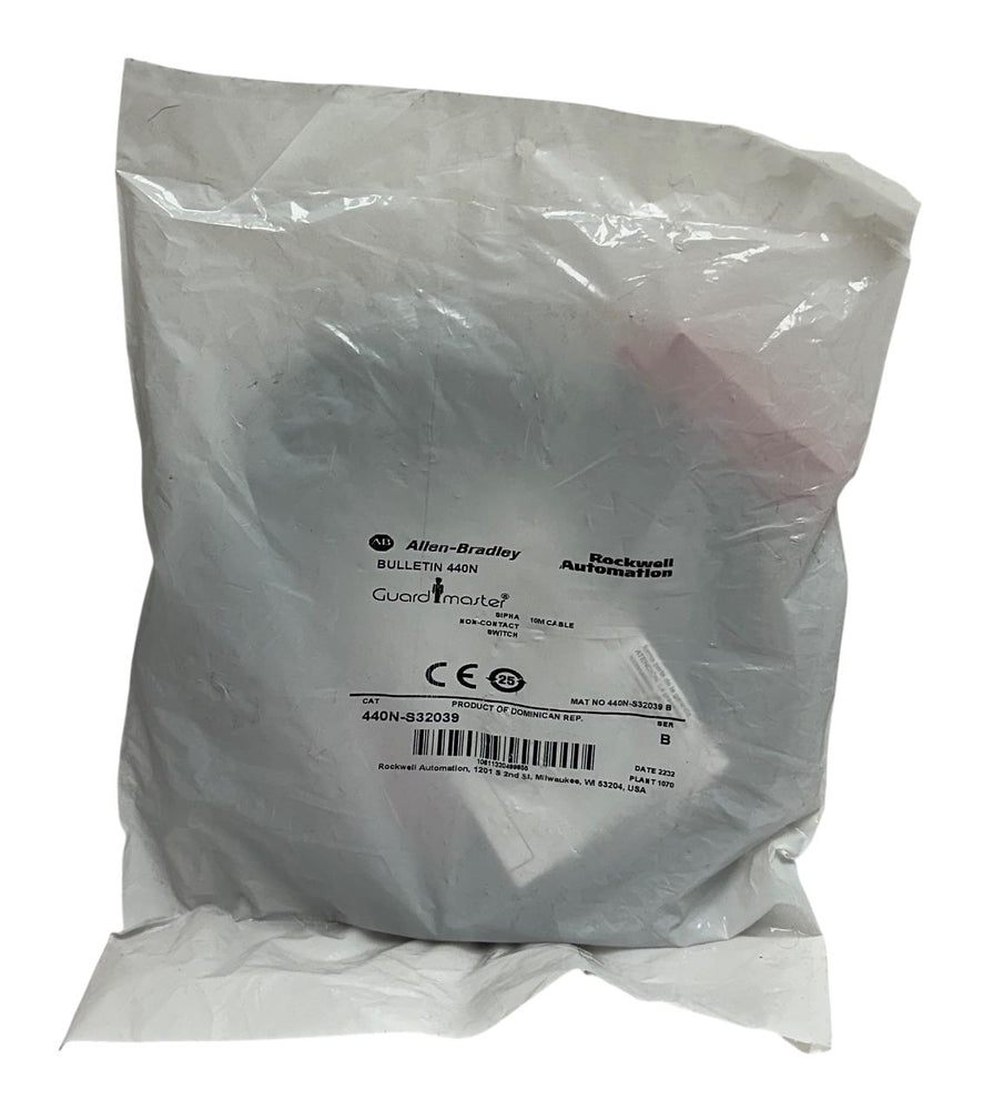 ALLEN BRADLEY 440N-S32039 /B Guardmaster SIPHA NON-CONTACT SWITCH 10M CABLE NSFS