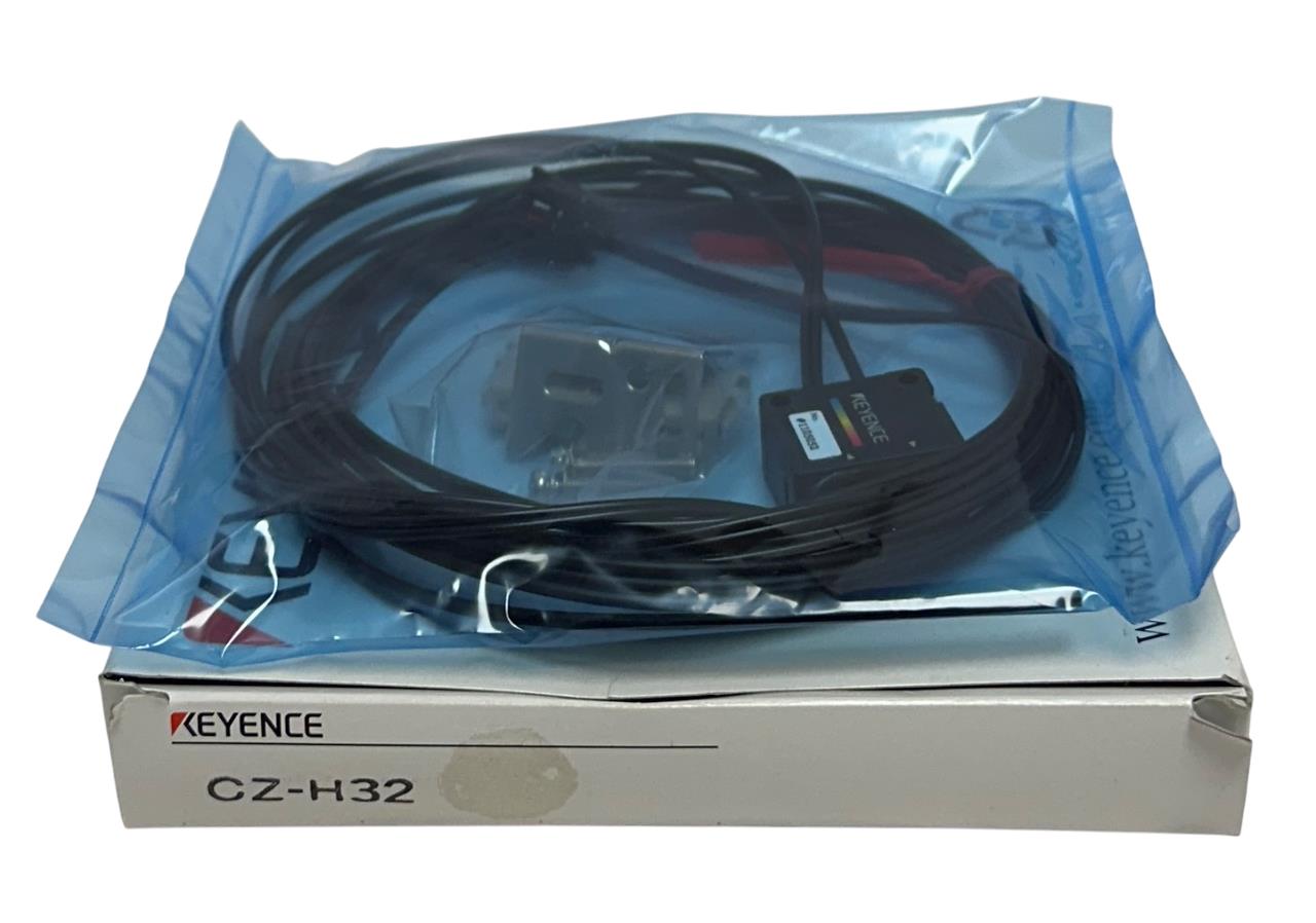 KEYENCE CZ-H32 / CZH32 REFLECTIVE SENSOR HEAD CZ-V20 SERIES VARIABLE SPOT NSMP