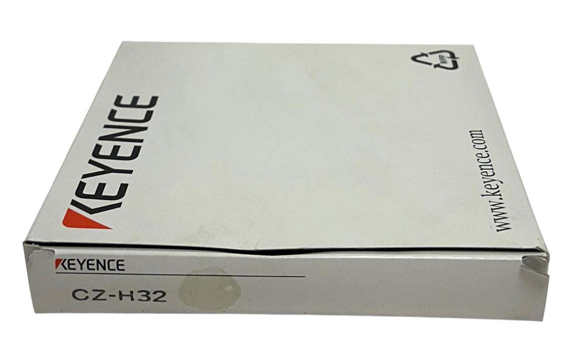 KEYENCE CZ-H32 / CZH32 REFLECTIVE SENSOR HEAD CZ-V20 SERIES VARIABLE SPOT NSMP