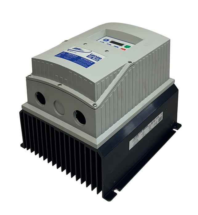 LENZE AC TECH ESV402N02TXC / 13471597 SMVector FREQUENCY INVERTER 4.0kW/5HP USNP
