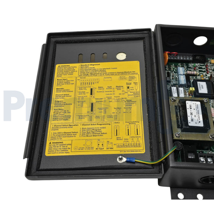 STI Omron LCC-FB-AC1-U | 70027-1000 Safety Light Curtain Controller 115VAC NSNP