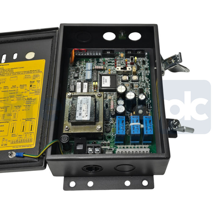 STI Omron LCC-FB-AC1-U | 70027-1000 Safety Light Curtain Controller 115VAC NSNP