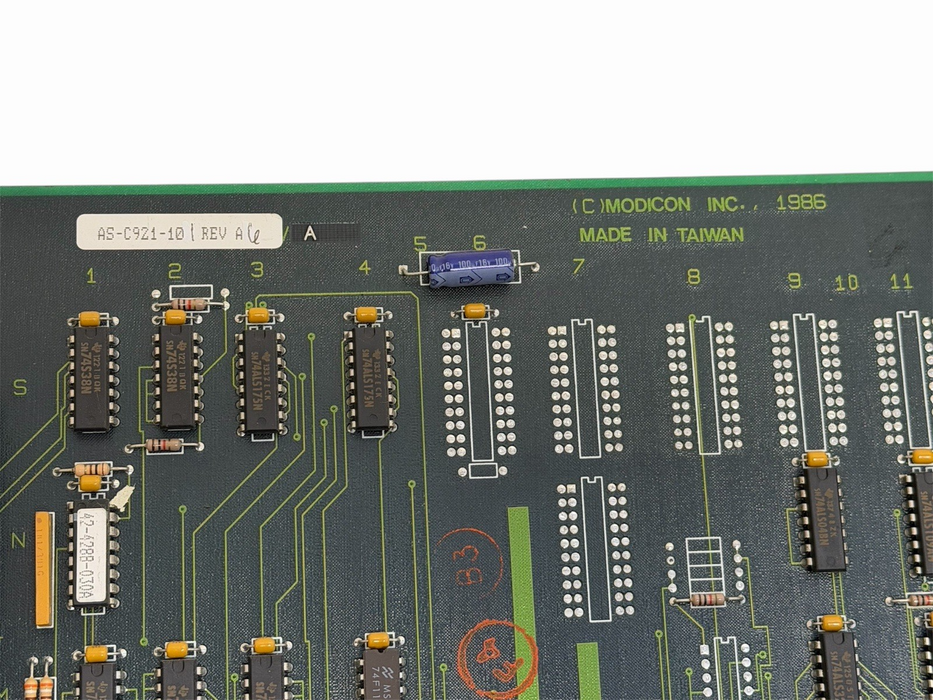 MODICON P5-984B-832 Programmable Controller 984 Series 5-Slot PLC Rack P5984B832