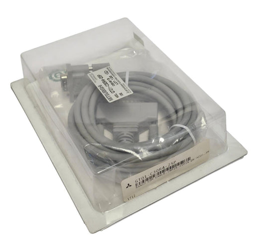 NEW MITSUBISHI GT01-C30R4-25P RS422 COM CABLE GT01C30R425P 3M LENGTH