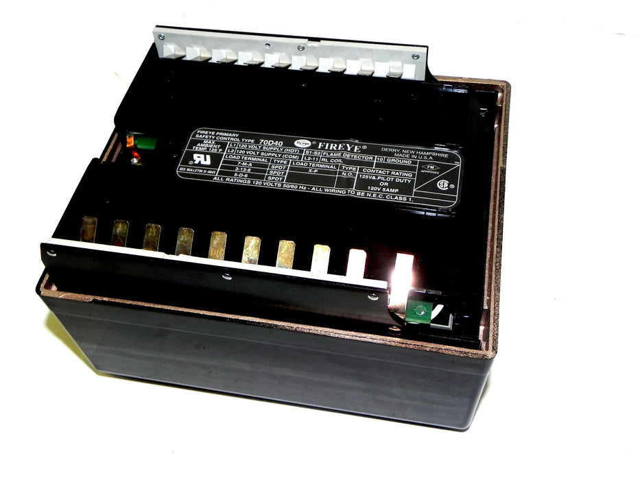 FIREYE 70D40 SOLID STATE BURNER MANAGEMENT CONTROL USED