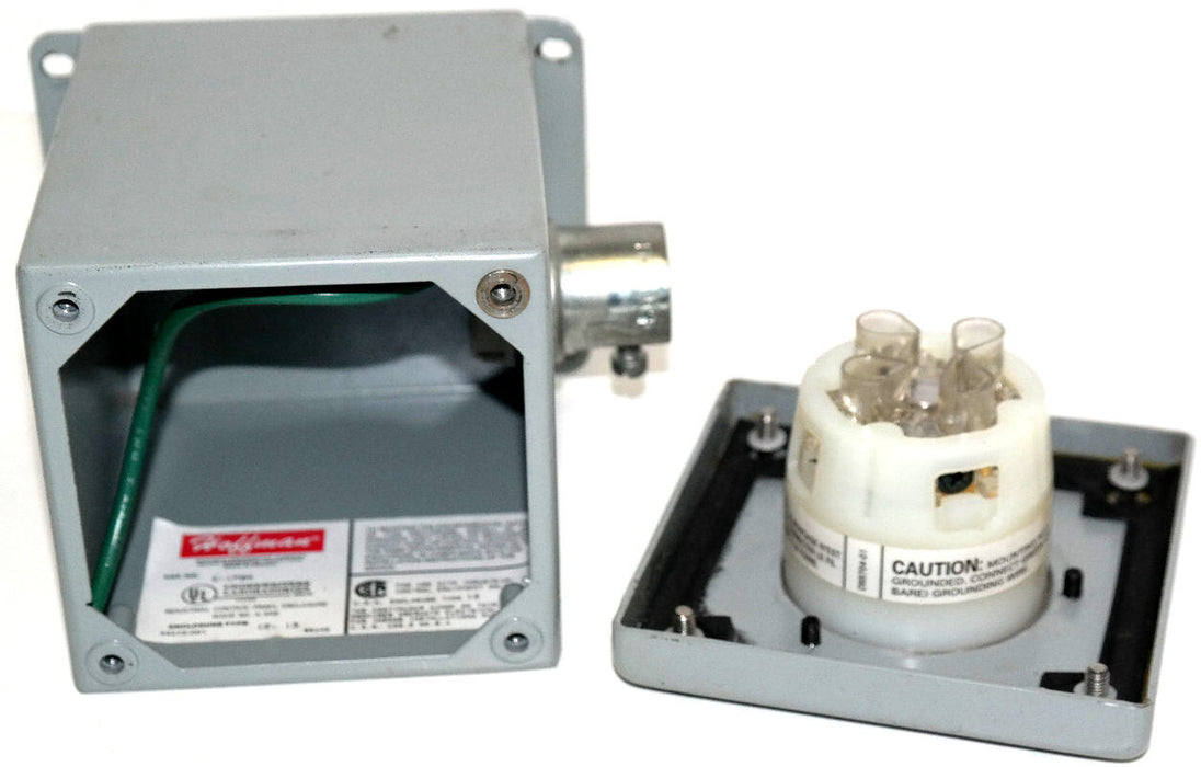 HOFFMAN E-1PBX ENCLOSURE WITH HUBBELL HBL2736 TWISTLOCK RECEPTACLE