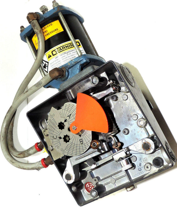 BAILEY AV1121040 PNEUMATIC POSITIONER WITH DEZURIK 9454201 PowerRAC CYLINDER