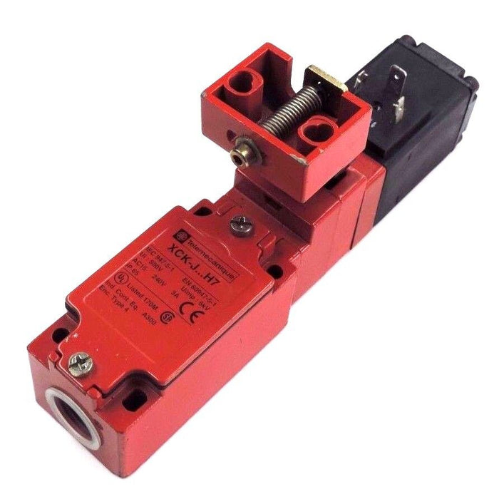 TELEMECANIQUE XCK-J5983F0 SAFETY INTERLOCK SWITCH W/ XCK-Y091 KEY, 110V COIL