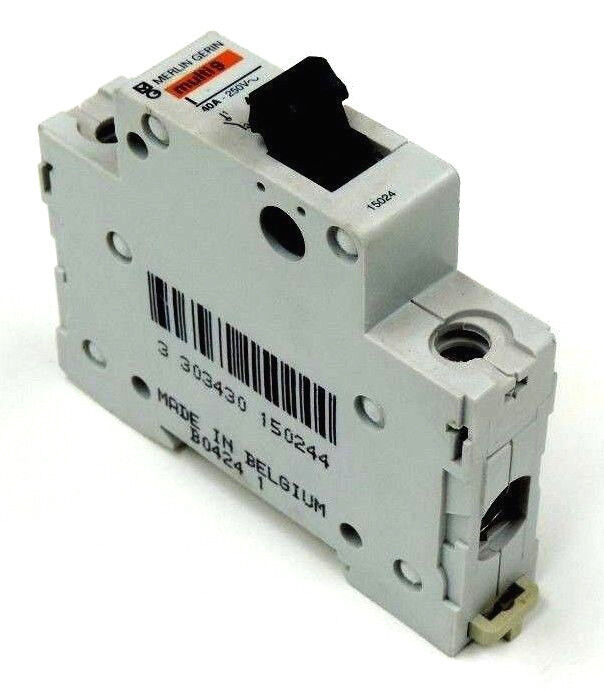 LOT OF 5 MERLIN GERIN 15024 MULTI 9 CIRCUIT BREAKERS 40A - 250V