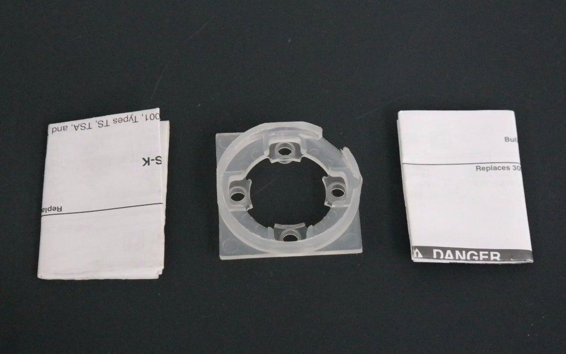 NEW SQUARE D 9001-TS3K10 SELECTOR SWITCH W/KEY 9001TS3K10