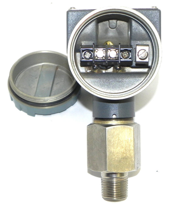 NEW FOXBORO 841GM-EI-C ELECTRONIC TRANSMITTER REF NO. 89N34927-1A3