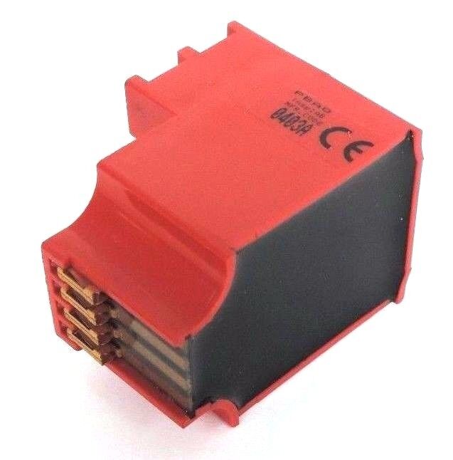 NEW BANNER PBAQ MULTI-BEAM: 3 AND 4 WIRE POWER BLOCK 0403A