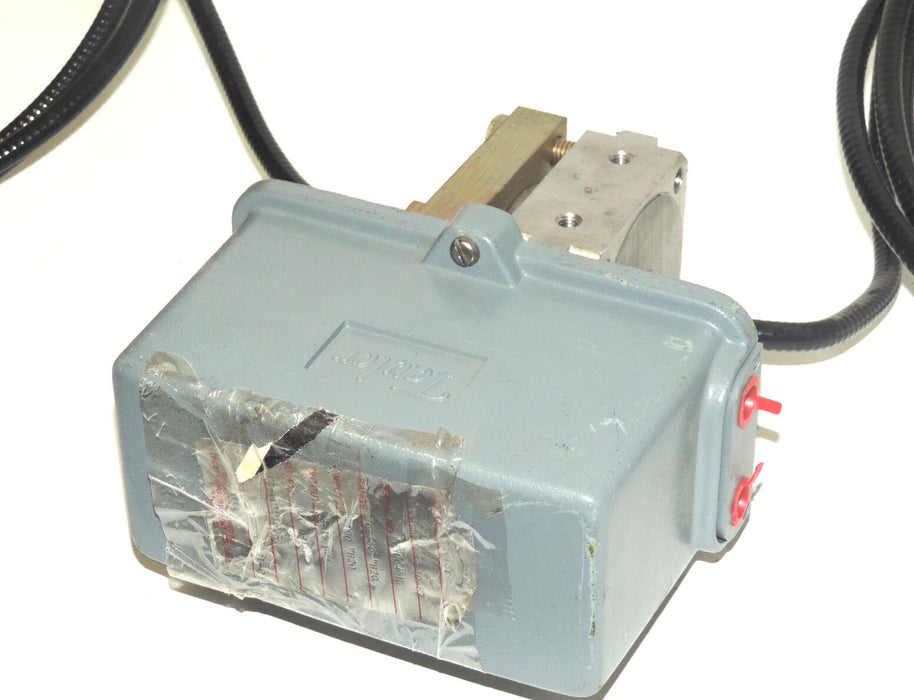 TAYLOR 323T MEDIUM RANGE PNEUMATIC TRANSMITTER 323TD00263-10-87 W/ 2 316-L SEALS