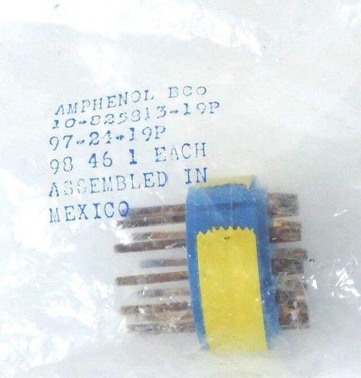 NEW AMPHENOL 10-825813-19P CONNECTOR 1082581319P, 97-24-19P
