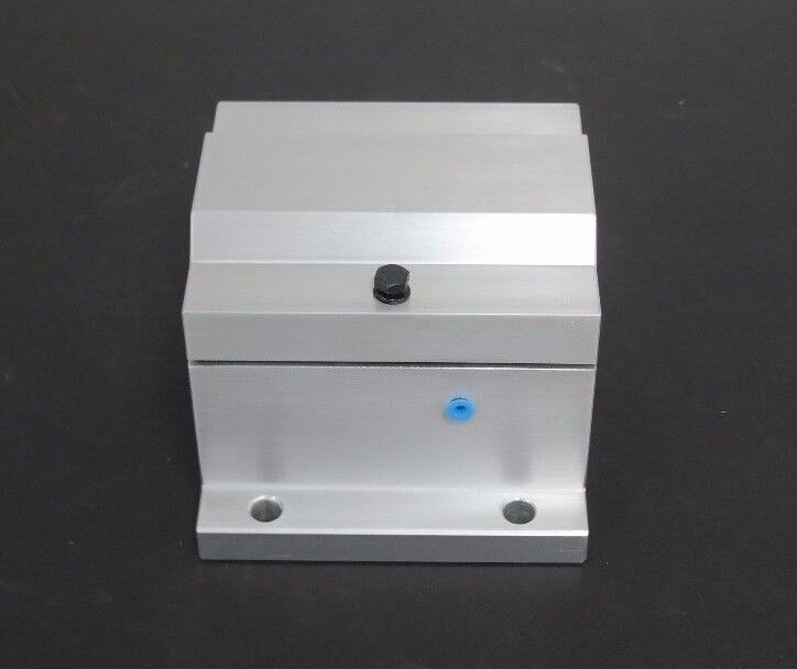 NEW SKF LUXD 32-2LS/AJ PILLOW BLOCK BEARING ALUMINUM HOUSING 4 BOLT 2" BORE